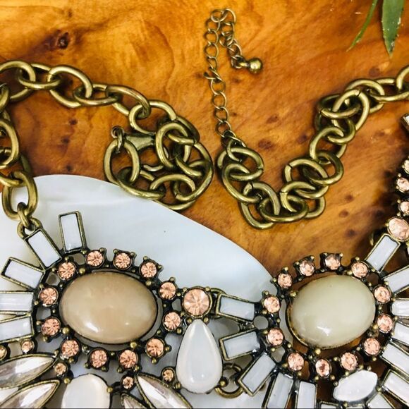 Statement Bib Necklace Crystal Rhinestone Antiqued 4218 - Picture 5 of 10